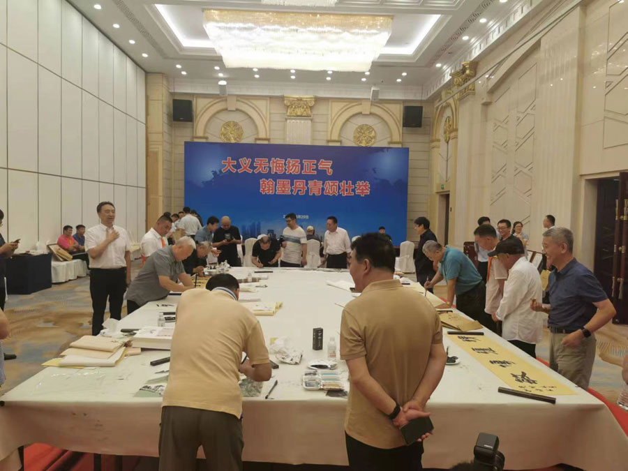 省见义勇为基金会来青开展慰问活动(图5)