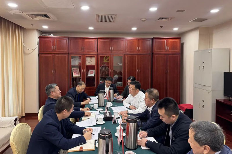 程德智、李方民率队赴北京走访中华见义勇为基金会(图1)